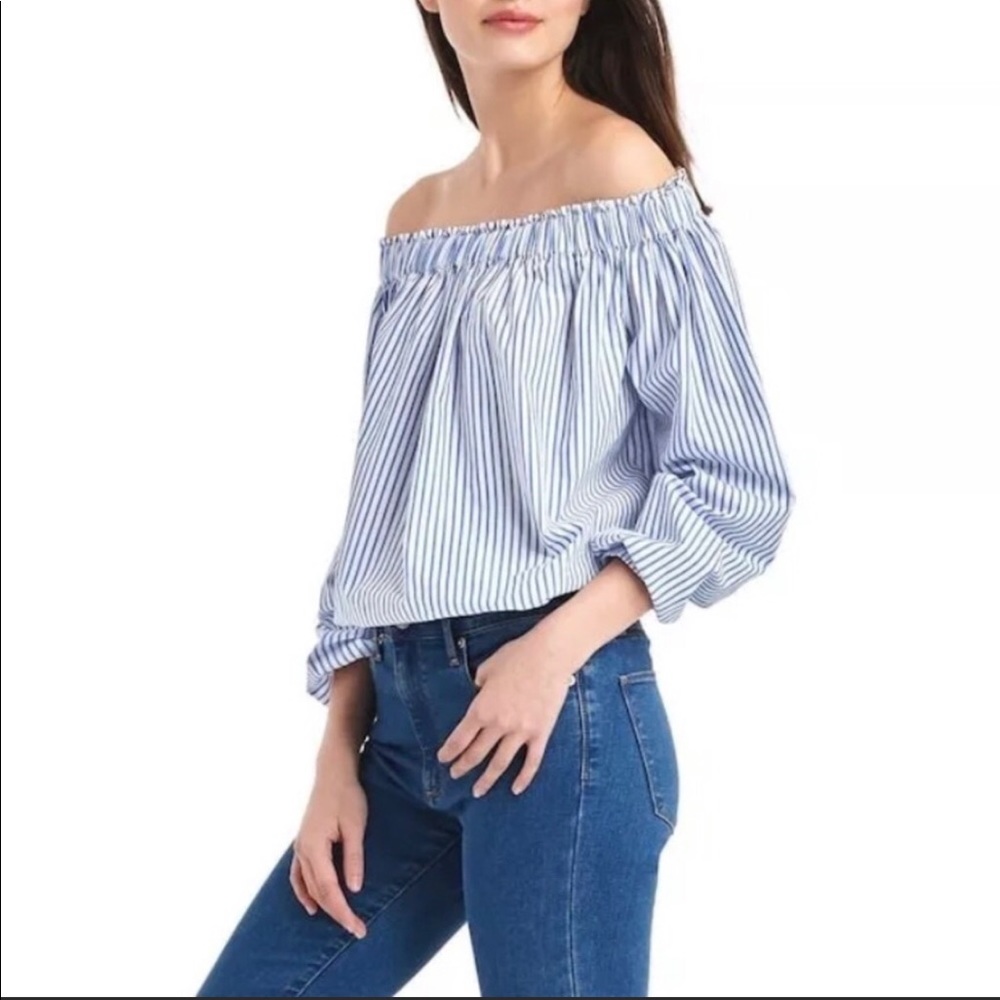 GAP Off The Shoulder Shirt